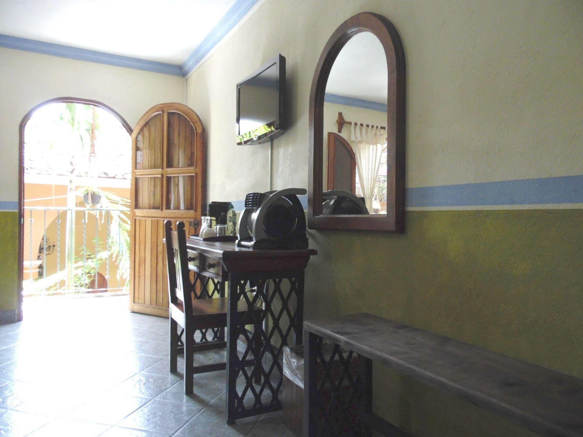 Hotel Posada San Jeronimo โกอาเตเปก ภายนอก รูปภาพ