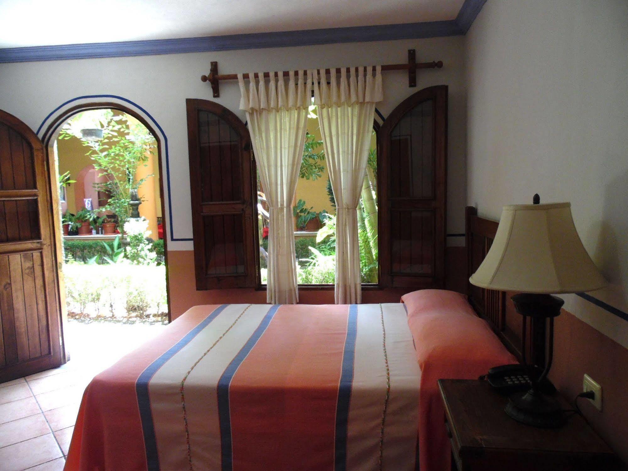 Hotel Posada San Jeronimo โกอาเตเปก ภายนอก รูปภาพ