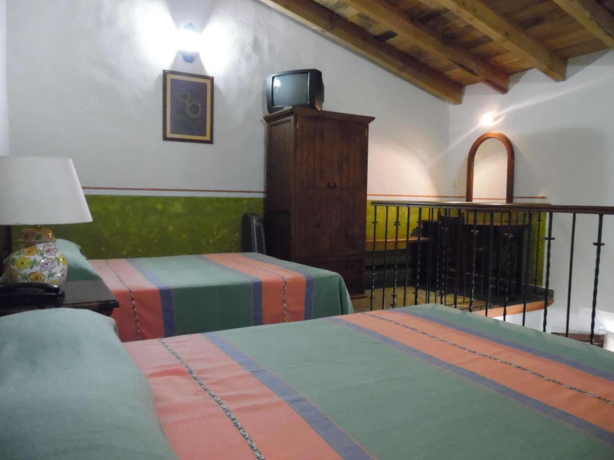 Hotel Posada San Jeronimo โกอาเตเปก ภายนอก รูปภาพ